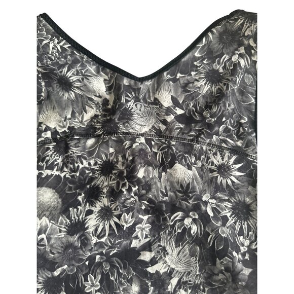 LULULEMON Floral Workout Tank Top Size 8 - Picture 5 of 6
